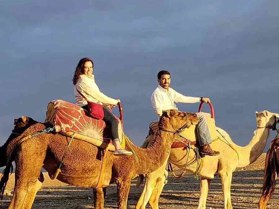 Sunset-camel-ride-in-Agafay-desert